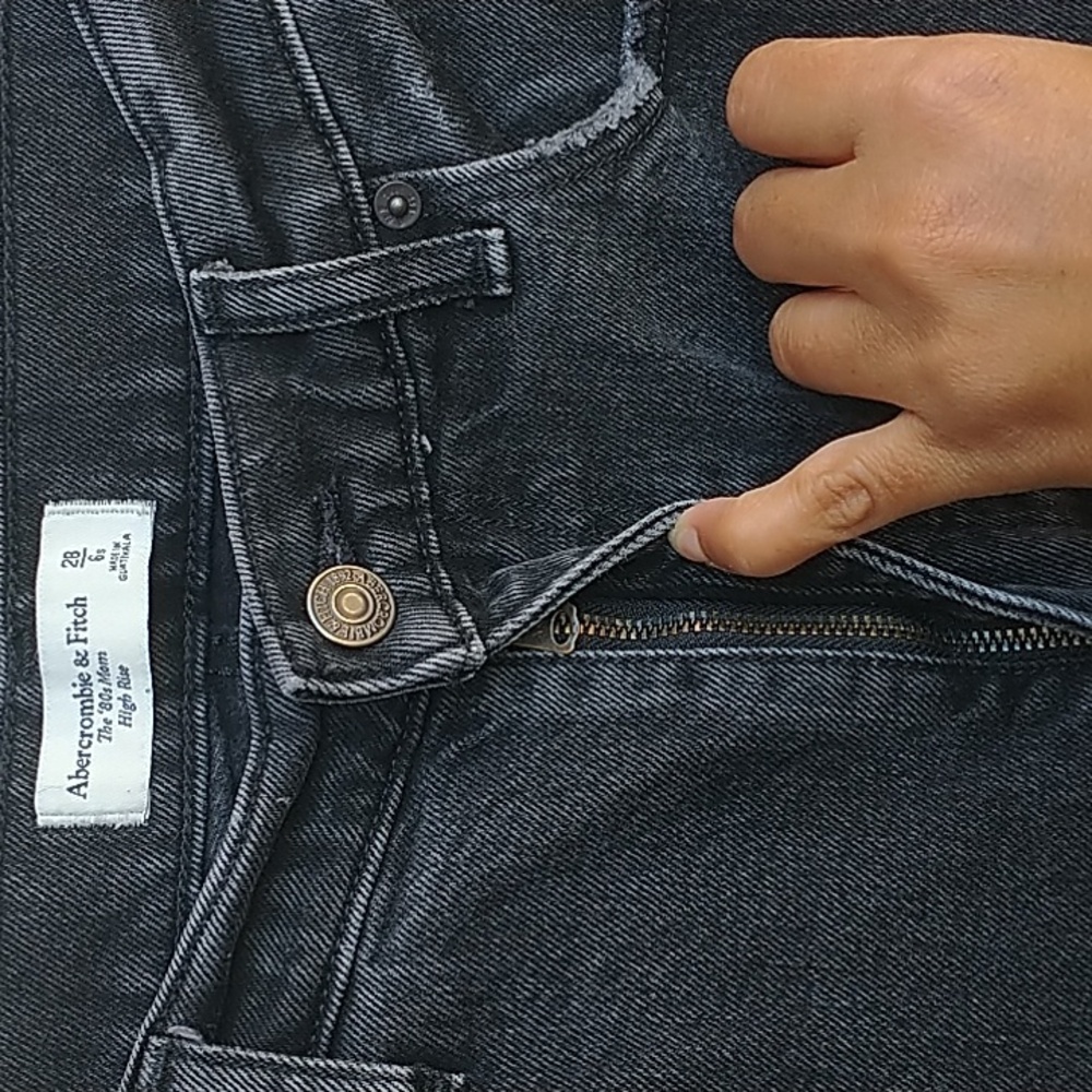 ABERCROMBIE & FITCH The '80s Mom High Rise Jeans Size 28 Short - Picture 6 of 12